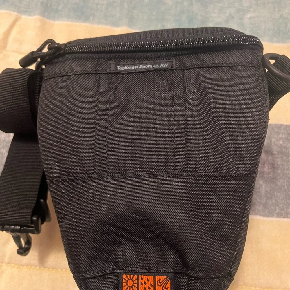 Lowepro Black Toploader Zoom 45 AW Camera Bag NWT